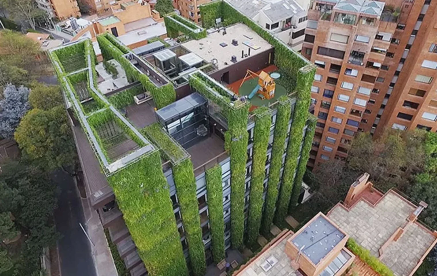 World’s largest vertical garden hosts 115,000 plants to create “living building”