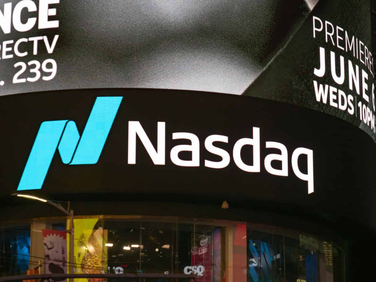 44% of the top 100 public companies use blockchain amid growing institutional adoption￼